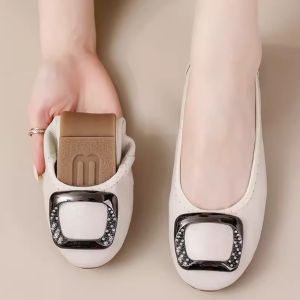 รองเท้าส้นแบนหนังแท้สำหรับผู้หญิง ฤดูใบไม้ผลิและฤดูใบไม้ร่วง รองเท้าส้นแบนทรงกลมสวมใส่สบาย รองเท้าแฟชั่นแบบสวมสบาย