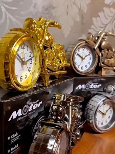 Jam Weker Model Motor Kartun Untuk Dekorasi Meja JM893A