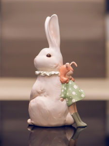 KEME LIFE | Creative Gift Suitable for Girlfriends Birthday Rabbit Decorative Figurine