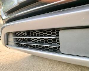 ตะแกรงกันหิน byd dolphin atto3 sealion7 m6 denza9 seal บีวายดี diy ดีไอวาย รถยนต์ไฟฟ้า จัดส่งเร็ว เสริมกันชนหน้า