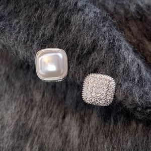 Elegant Double-Sided Full Diamond Pearl Sugar Cube Earrings Womens Fashion Versatile High-End Ear Jewelry Stylish Accessory