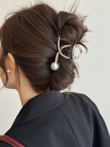 Elegant Metal Pearl Shark Clamp Hair Clip Womens Crossed Back Hair Accessories Korean Style Fashion Jewelry Hair Grips