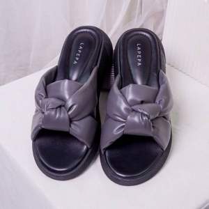 SANDAL LAPEPA Sendal Wanita Wedges CALLA Platform Hak Tinggi Model Silang Unik Lucu Premium