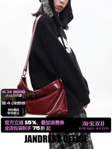 กระเป๋าสะพายข้างแบบสะพายข้างสไตล์วินเทจขนาดเล็ก หัวเข็มขัดหนังว่านแบบย้อมด้วยน้ำมัน สีแดงบอร์ดูโล กระเป๋าถือแบบ Tote ของแท้อย่างเดียว