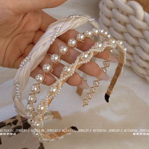 Elegant Pearl Hairband Womens New 2025 Stylish Headband Outdoors Versatile High Cranial Top Hair Clip Hair Accessory