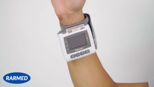 Máy đo huyết áp cổ tay tự động BEURER BC30 nhỏ gọn thông minh chính xác dễ dùng