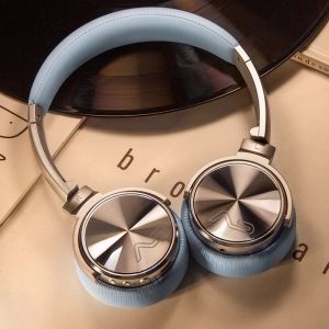 High-End Wireless Bluetooth Over-Ear Headphones with Deep Bass Portable Long Battery Life for Women High Aesthetic Value