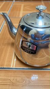 กาชงชาสแตนเลส พร้อม 304 เครื่อง กรองชาเกรด - ด้ามจับสีดำ