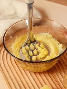 COD ที่บดอาหารสแตนเลส บดมันฝรั่ง ผัก ผลไม้ แข็งแรง ทนทาน ใช้งานง่าย บดฝักทอง บดมันบด พร้อมส่ง 24h