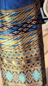 ก01 ผ้าถุง ผ้าซิ่น งานผ้าถุงไหมทอ ลายขิด ซับกาวเก็บทรงอย่างดี (ผ้าถุงตัดเย็บสำเร็จรูป)