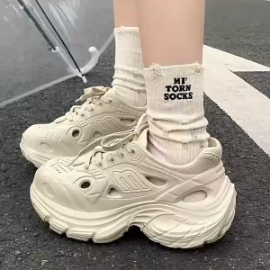 MAIHOOK Sepatu Sneakers Olahraga Wanita Terbaru  Sepatu Kasual Wanita Penambah Tinggi Badan Anti Licin Bernapas Ringan Empuk