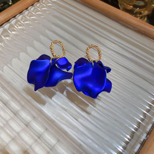 Unique Petal Earrings Womens Fashion Design Sense Ear Jewelry Personality Korean Style Fresh out Stock HE10917