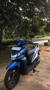 STRIPING STICKER LIS LES POLET honda beat fi 2013 biru putih stiker list body motor standar Mahkota Stiker