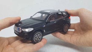 Diecast Miniatur Mobil - BMW X5 Mobil SUV Skala 1:32 Diecast Alloy Logam Mobil Mainan Terdapat Lampu dan Suara - Mobil Pajangan Miniatur BMW X5 Hitam 1/32