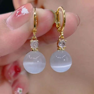 Elegant Simple Cats Eye Stone Earrings with Sparkling Diamonds round Ball Female Fashion Jewelry Ear Cuffs  Outlined