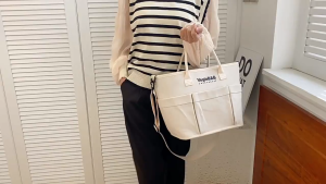 Túi xách đựng đồ cho mẹ và em bé