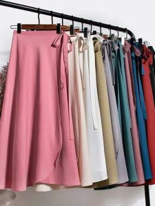 ชุดเดรสผู้หญิงแบบสวมหัวพิมพ์ลายพร้อมเข็มขัด กระโปรงทรงเอเอวสูง ความยาวปานกลาง ฤดูร้อน 2023