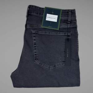 Celana Jeans Sobek Pria Bahan Stretch Denim Grey- Regular