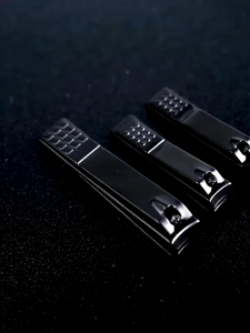 Anabelle Gunting Kuku Stainless Steel Warna Hitam Ujung Runcing Super Tajam