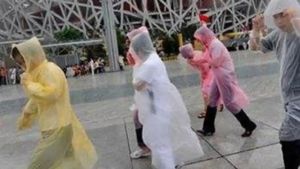 Jas Hujan PLASTIK Bening Sekali Pakai Ponco Darurat Mantel DISPOSABLE Raincoat Poncho