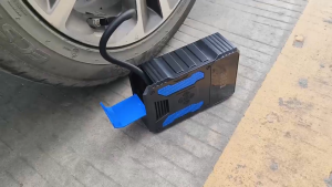 MeeGoo 4 In 1 Car Jump Starter Portable Tyre Air Pump 12V Emergency Battery Power Bankwith LED Light