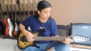 PENGIRIMAN CEPAT TS Amplifier Mini Gitar Elektrik 5W PG 3 / amplifier gitar listrik mini portable / ampli gitar listrik full set efek mini