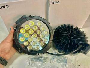 แพ็ค1ชิ้น สปอร์ตไลท์ออฟโรด LED SPOT BEAM 7นิ้วกลม 63วัตต์