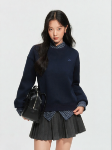 Embroidered Classic Slim-fit Round-neck Fleece Sweatshirt