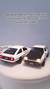 Diecast Miniatur Mobil - Toyota Trueno AE86 Initial D Skala 1:32 Diecast Alloy Logam Mobil Mainan Terdapat Lampu dan Suara - Mobil Pajangan Miniatur Kap Hitam & Putih 1/32 Hadiah Pacar Light and Sound