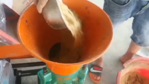 Máy Ép Cám Viên Gia Đình Giá Rẻ Tại Long An S150 Curoa