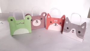 Safari Party Gift Bags Cute cartoon Jungle Animals Favor paper Bags with Handles Candy Treat Bag for Kids Birthday Baby Shower