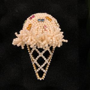 เข็มกลัดสีน้ำแข็ง Girdear สำหรับผู้หญิง เครื่องประดับแฟชั่นแบบอเนกประสงค์ ประดับเพชรหลากสีสัน ดีไซน์เรียบง่าย ใหม่ล่าสุด