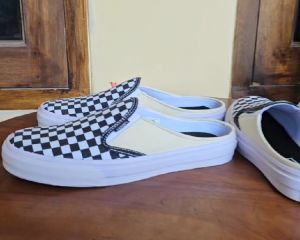 Sandal Selop Bustong Wanita Terbaru 2024 Import Murah Karet Couple Cewek Cowok Kekinian Gaul Keren