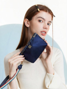 LeSportsac | Fashionable Handbag for Small Items & Phone