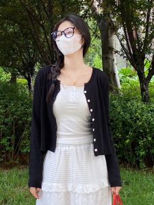 สีดำ น้ําแข็ง ผ้าไหม ถัก คาร์ดิเกน เสื้อโค้ท ผู้หญิง ฤดูร้อน สั้นบาง แขนกุด เสื้อท่อนบน ชุดคลุมนอก น้ำหนักเบา ฤดูร้อน แฟชั่น