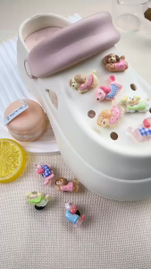 Bộ 10 Sticker Charm 3D chủ đề Cún con nhựa cứng gắn Dép Sục Cá Sấu MayTo JB-372