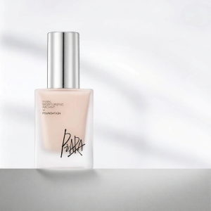 PIARA | Long-lasting No Makeup Stain Brightening Natural Moisturizing Concealing Foundation