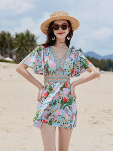 2025 New Couple Swimsuits Women Summer Stripe Conservative Belly Covering One-Piece Dress Style Swimming Hot Springs Men Swimsuit