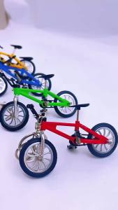 Creative Alloy Finger Bicycle Model with Keychains Fashion Mini Mountain Bikes Model For Kids Boys Adult Gifts Backpack Decor