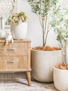 สไตล์นอร์ดิกขนาดใหญ่โมเดิร์นมินิมอลสร้างสรรค์กระถางต้นไม้พร้อมถาดเหมาะสําหรับระเบียงหรือพื้นที่พื้นดิน