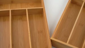 【KEVE】 Gazechimp Bamboo Utensil Organizer Silverware Organizer Cutlery Tray for Kitchen Drawer Organizer 5 Compartments Flatware Utensil Tray Organiser Tidy Kitchen