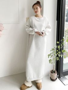 ชุดเดรสสเวตเตอร์คอตั้งยาวคลุมเข่าทรงหลวมสไตล์เกาหลีสำหรับผู้หญิงในฤดูใบไม้ร่วงและฤดูหนาว ผ้าฝ้ายผสมโพลีเอสเตอร์