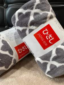 Khăn Tắm Lông Cừu Khổ Lớn . Kích thước 70x140cm . Hoạ Tiết Hoa Sang Trọng . Khăn Tắm Lông Cừu mềm mịn thấm hút tốt