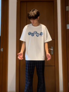 เสื้อยืดแขนสั้นพิมพ์ลายสไตล์เกาหลี ทรงหลวม ผ้าฝ้าย ระบายอากาศได้ดี สำหรับผู้ชาย ฤดูร้อน 2025 เสื้อยืดคอกลมแขนสั้น