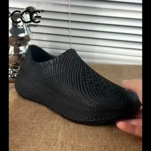 New Trendy Anti-Slip Design Lightweight Breathable Flexible Closed-Toe CLogs For Men Size 40-44