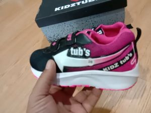 Sepatu Sekolah Anak Perempuan Sepatu Warna Hitam Putih Murah Tali Perekat Rekat Kecil Tanggung Umur 6-10 Tahun PAUD TK SD SMP SMA Kelas 1 2 3 4 5 6 7 8 9 0-KIDZTUBS1336011924