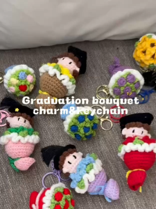 Cute Graduation Bouquet Charm Crochet Doll Keychain For Convocation Graduation(Graduasi Konvokesyen)