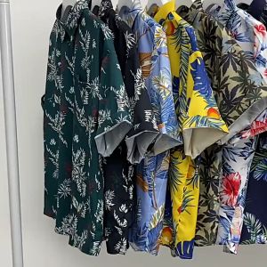 (1 cái M-3XL) Áo thun nam mỏng mùa hè in hoa cúc Hàn Quốc áo sơ mi cặp đôi áo sơ mi thời trang cổ điển rộng rãi của nam giới