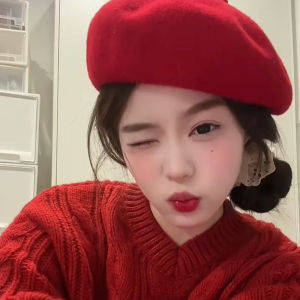 หมวกเบเร็ตสีแดง ทรงปกปิดใบหน้า สำหรับผู้หญิง ฤดูใบไม้ร่วง/ฤดูหนาว ทรงหัวมน หมวกนักเขียนภาพ เหมาะกับอายุ 25-39 ปี