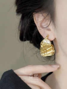 Elegant Gold Leaf Tassel Ear Cuffs for Women No Piercing Required Fashionable Trendy Alloy Jewelry Leaf Shape Allergy Free